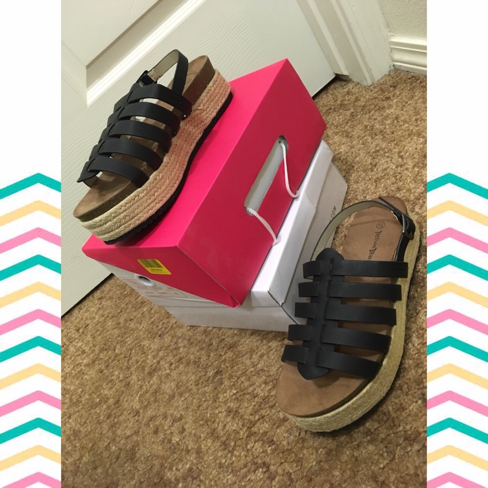 💠NEW💠Black Gage Sandal